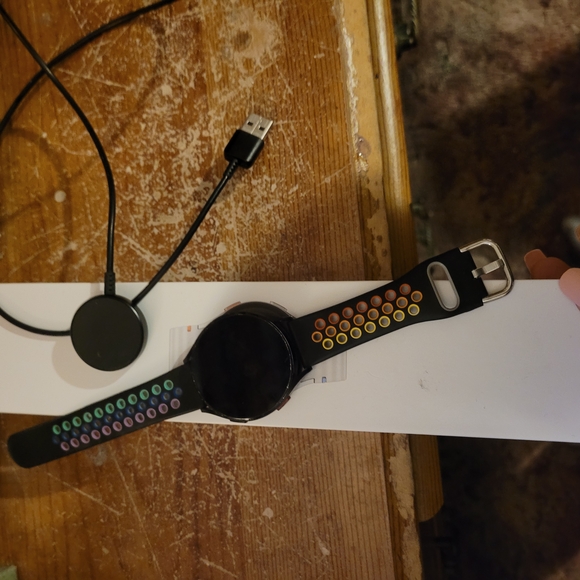 Samsung Galaxy Watch 4 40MM (GPS + Cellular) - Picture 10 of 13